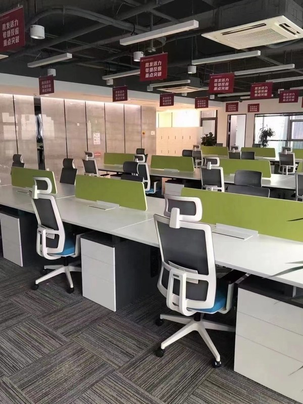 Sırt ve baş desteği ile Ayarlanabilir Yükseklik Ergonomik Siyah Döner Ağlı Sandalye OEM ODM