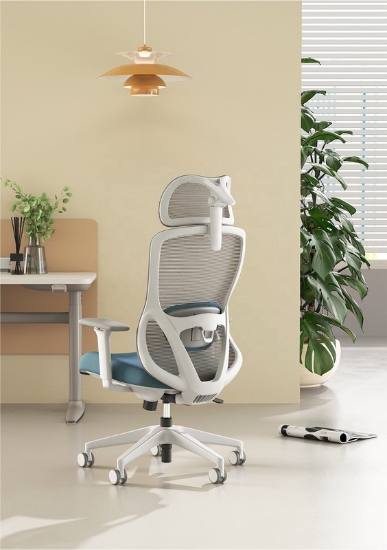 3D Kol Dayaklı ve Konforlu Oturma Minderli Ayarlanabilir Yüksek Sırtlı Ofis Döner Sandalyesi